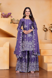 Ensemble Salwar trois pièces pour femme en soie Chinon élégante avec motif à sequins, comprenant un haut court, un pantalon palazzo fluide et un dupatta léger - Product Image 1