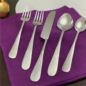 Ensemble de couverts de luxe en acier inoxydable avec poignée en laiton doré, finition argent mat, 3 pièces, couteau, fourchette et cuillère polis miroir - Product Image 5