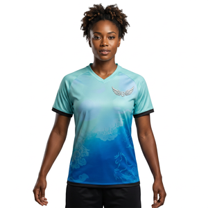 Camiseta de Fútbol Sublimada Unisex con Cuello Redondo, Estampado de Caballo en Degradado Azul, Absorbente de Humedad, Manga Corta, Personalizable y Ecológica - Product Image 3
