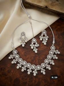 Conjunto de Collar y Pendientes de Boda Vintage de Aleación Chapada en Oro Antiguo con Circones y Perlas de Imitación de Alta Calidad, Joyería Certificada por Terceros - Product Image 4