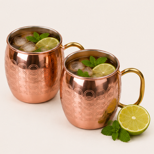 Mug en cuivre artisanal pour Moscow Mule avec un design unique en relief et une poignée robuste en laiton, tasse à bière pour bar à domicile - Product Image 2
