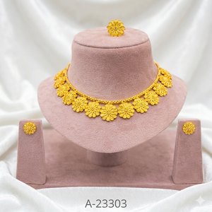 ชุดเครื่องประดับสร้อยคอและต่างหู รุ่น A-23300 จาก Trendy MOLL JEWELLERS ได้รับการรับรองจากผู้ที่ไม่ใช่ฝ่ายใดของบริษัท ผลิตจากโลหะผสมสังกะสีชุบทอง 0.3 มม. ประดับด้วยเพทายแบบไมโครอินเซิร์ต - Product Image 4