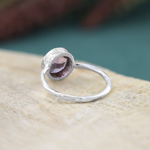 Bague Solitaire Cocktail en Argent Sterling 925 avec Améthyste Violette Ronde Facettée pour Femme - Vente en Gros - Product Image 4