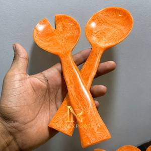 Cuillères de service et à salade en résine rose de luxe en forme d'éventail avec long manche – Durables, écologiques et légères pour les fêtes - Product Image 2