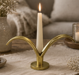 Support de bougie conique moderne en métal doré, décoratif, sculptural, pour table, décoration intérieure, centre de table de salle à manger, accent décoratif - Product Image 1