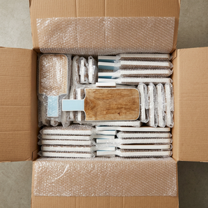 Planche à découper en bois faite à la main, en forme de bâtonnet de glace, avec poignée bleu clair, vente en gros, personnalisable, en bois naturel écologique - Product Image 3