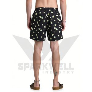 Short de bain pour homme noir à imprimé pomme, séchage rapide, avec cordon de serrage, taille mi-haute et poches latérales - Product Image 2