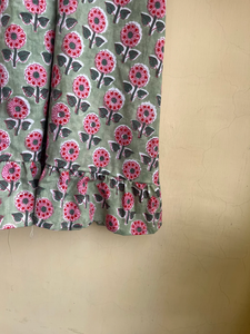 Blusa de algodón floral informal con estampado de bloques a mano para mujer, prendas de vestir cortas hechas a mano con bordado - Product Image 2