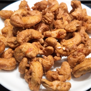 Noix de cajou 100% naturelles, piquantes, OEM/ODM, prix compétitif, origine Afrique, W240, disponibles, certifiées USDA Organic, grillées au chili et à l'ail - Product Image 2