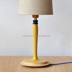 Lámpara de mesa de hierro CE y UL de diseño único de madera de gran tamaño de gran calidad a precios al por mayor para decoración del hogar y hoteles - Product Image 3