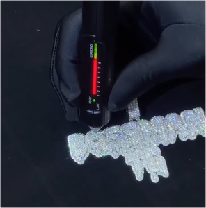 Colgante de letra inicial de moissanita estilo hip hop S925, con incrustaciones de moissanita VVS, colgante de letra de moissanita estilo rapero con brillo, colgante de nombre de moissanita - Product Image 2