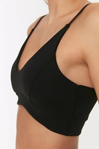 Ensemble de yoga léger personnalisé avec soutien-gorge de sport de maintien supérieur pour la course, le fitness, le Pilates et les entraînements quotidiens – Haut de tenue de sport extensible - Product Image 5