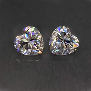 CONCEPTION Diamant de laboratoire taille cœur 1-2 carats, paire de pierres lâches, couleur D, VVS1, vente en gros, pierre précieuse pour boucles d'oreilles, blanc, certifié IGI - Product Image 1