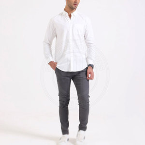 Camisa Clásica Blanca con Botones, Camisa Formal de Vestir, Uniforme de Oficina, Estilo de Atuendo Ejecutivo - Product Image 4