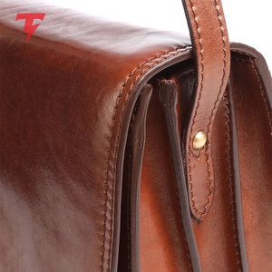 High Quality Leather Customizable Women's Stylish Shoulder <b>Hand</b> <b>bag</b> with Zipper Closure Fashion <b>Small</b> Leather <b>Hand</b> <b>Bag</b> - Product Image 5
