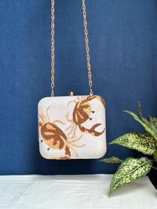 Pochette de soirée de luxe brodée, sac à main de créateur orné de perles dorées avec chaîne pour femme, idéal pour mariage et cocktail - Product Image 5