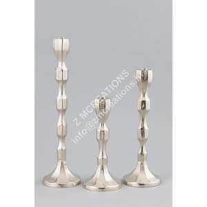 Juego de Portavelas Plateados de 3 Piezas, Decoración de Mesa para Sala de Estar, Portavelas Metálicos Resistentes al Calor, para Navidad y Pascua - Product Image 1