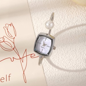 Montre Femme Simple en Gros, Bracelet Unique Tendance, Montres Exquises pour Dames - Product Image 2