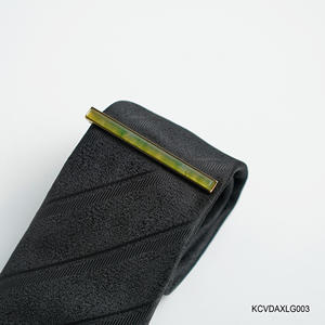 Pince à cravate pour homme en agate verte facettée plaquée or 18 carats - Pierre précieuse naturelle Feng Shui « Croissance et Prospérité » |   KCVDAXLG003 - Product Image 2