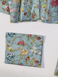 Ensemble de pyjama en coton bleu à fleurs |   Vêtements de nuit imprimés pour femmes |   Ensemble de salon confortable à boutons - Product Image 4