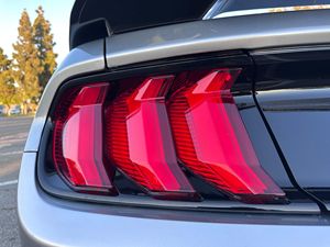 Auténtico Ford Mustang Mach 1 Coupé 2023, Listo para Enviar a Todo el Mundo - Product Image 3