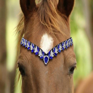 Nueva llegada: Frontal de cuero para caballo con cristales azul rey en forma de V, con broche de liberación rápida, fácil de cambiar, frontal de brida elegante. - Product Image 4