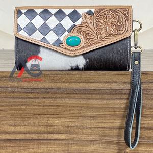 Cartera Vintage Estilo Western para Efectivo y Tarjetas con Piedra Turquesa, Diseño a Cuadros en Cuero Vacuno Grabado a Mano, Bolso de Mano con Correa para Mujer - Product Image 1