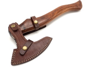 Hacha Vikinga Artesanal con Acabado Escarchado, Hacha de Camping de Acero con Alto Contenido de Carbono Grabada, Tomahawk Personalizado con Funda de Cuero - Product Image 5