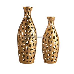 Vase à fleurs en métal contemporain, élément décoratif élégant pour la table, idéal pour la décoration intérieure de la maison ou du bureau - Product Image 2