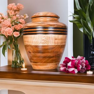 Urne funéraire en bois de signature exécutive pour cendres, avec finition en bois de qualité supérieure et construction raffinée - Product Image 5