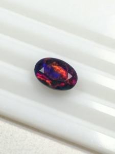 Ópalo Negro Etíope Natural Facetado para Joyería, Hermoso Ópalo Negro de Forma Ovalada, Tamaño 14X10X5 MM - Product Image 2