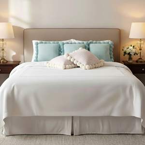 SOGA Ensemble de 5 housses de coussin côtelées bleu clair et taies d'oreiller en tissu gaufré crème avec pompons pour la décoration de la maison - Product Image 4