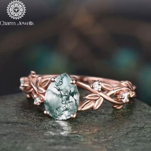 Bague de fiançailles en or rose pour femme Charm_Jewells, moissanite taille coussin, motif floral, sertissage à griffes, classique, certifiée IGI, 3 grammes - Product Image 6