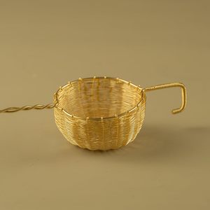 Cesta coladora de té reutilizable de latón y acero, filtro de té de hierbas, colador de té de latón premium para teteras, tazas y jarras, Curio Craft - Product Image 3