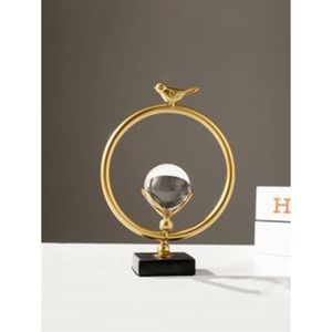 Sculpture d'oiseau en métal doré de luxe avec accent boule de cristal, ornement de table abstrait moderne, décoration élégante pour salon et maison - Product Image 1