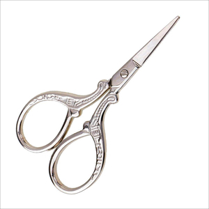 Tijeras de Bordado Profesionales de Alta Calidad con Recubrimiento Negro Liso, Tijeras para Punto de Cruz, Costura y Apliques - Product Image 2