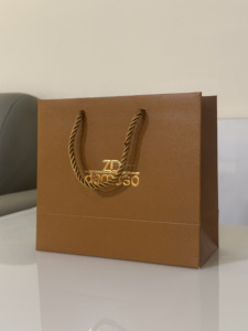 Sacs en papier personnalisés de luxe durables élégants et à la mode pour bijoux cosmétiques accessoires boutique cadeaux - Product Image 2