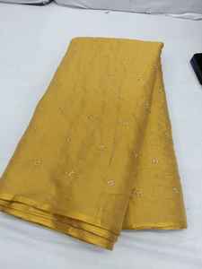 Trabajo de Bordado en Seda, Sedas Vibrantes, Explorando la Artesanía Atemporal de la Tela Bordada a Mano, Sedas Vibrantes, Tela Bordada - Product Image 4