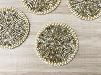 Handgefertigte Bohemian Runde Perlenuntersetzer & -Matten Gold-Weiß-Perlen-Design 3mm Dicke Polyester-Baumwoll-Tischauflagen