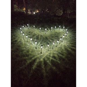 24 Lampade Solari a LED da Giardino ad Alta Luminosità 5W con Paralumi Bianchi e Argento per Illuminazione Solare da Giardino - Product Image 5