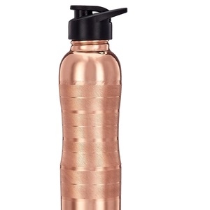 Botella de Agua de Cobre Puro Inspirada en la Ayurveda con Acabado Martillado Elegante, Vajilla con Estilo para la Hidratación Diaria - Product Image 1