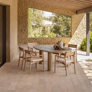 Vandana Hexa Flux oval <b>garden</b> <b>table</b> in acacia wood - Product Image 1