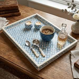 Plateau de service moderne en os incrusté |   Plateau décoratif pour table basse |   Plateau ottoman blanc avec poignées découpées |   Plateau décoratif pour salon - Product Image 4