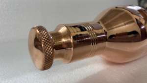 Botella de Agua de Cobre Puro de Doble Pared con Tapa Hermética para Bebidas Ayurvédicas, Uso en Casa, Oficina, Viajes y Actividades al Aire Libre - Product Image 5