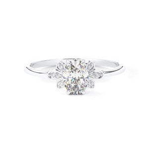 Bague de fiançailles ovale en or rose 10K avec diamant de laboratoire de 1,00 carat, clarté VS1, couleur F, style romantique pour femme, avec diamants latéraux pour soirée - Product Image 3
