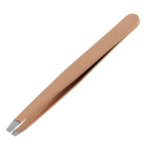 Pinzas para Cejas de Acero Inoxidable con Punta Inclinada de Beauty Concept International, Ligeras y Duraderas para Uso en Casa o Salón de Belleza - Product Image 1