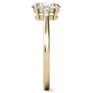 Bague de fiançailles et de mariage personnalisée pour femme, or jaune massif 14k/18k certifié IGI, diamant de laboratoire ovale et poire à trois pierres - Product Image 3