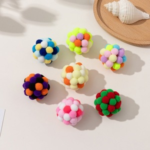 Jouets pour chats colorés, balles en peluche douces de 5 cm, balles interactives pour chatons, balles à faire rouler pour chats d'intérieur, balles à mâcher pour chatons - Product Image 2