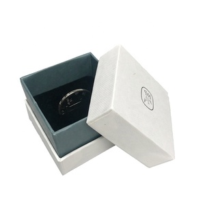 Caja de Joyería de Lujo, Caja de Regalo de Joyería con Tapa Rígida y Base, Embalaje de Joyería Personalizado con Terciopelo, Logotipo Personalizado con UV, Laminación Mate, Fábrica OEM - Product Image 4