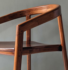 Silla de comedor de madera maciza con acabado en color marrón oscuro y asiento o cojín de madera para comedor - Product Image 3